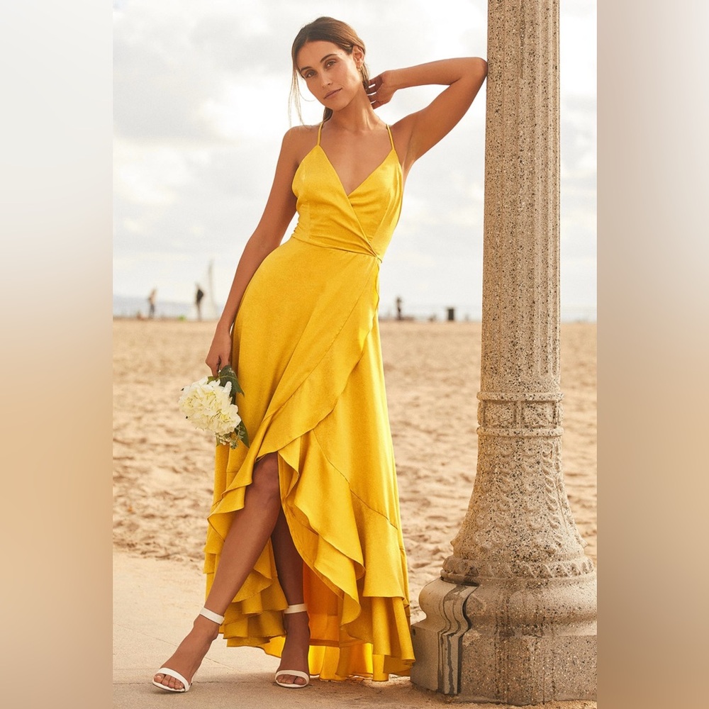 Lulu’s in love forever mustard yellow satin lace-up high-low maxi dress size M